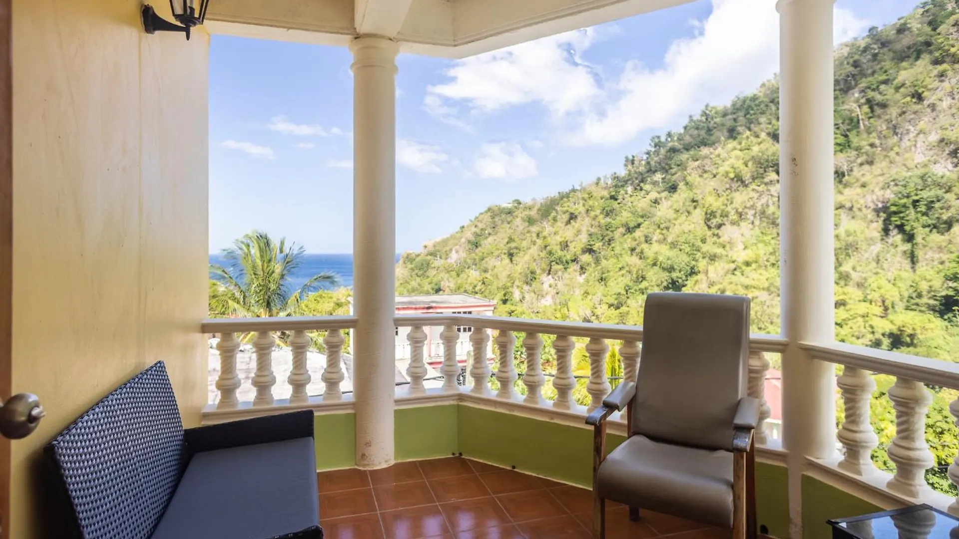 Rosehill Heights Modern 4 Bedroom Vacation Rental Soufriere