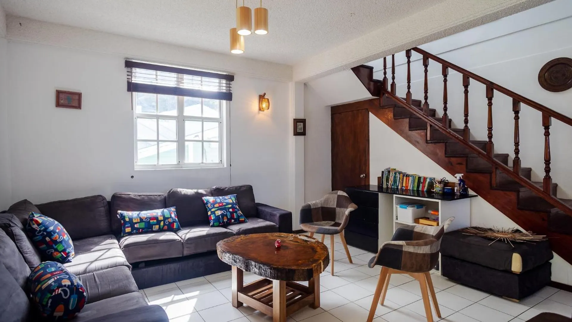 Rosehill Heights Modern 4 Bedroom Vacation Rental Soufriere 0*,  Dominika